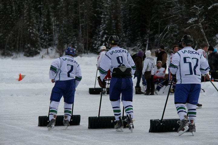 Varion Huskies player preparing the ice surface