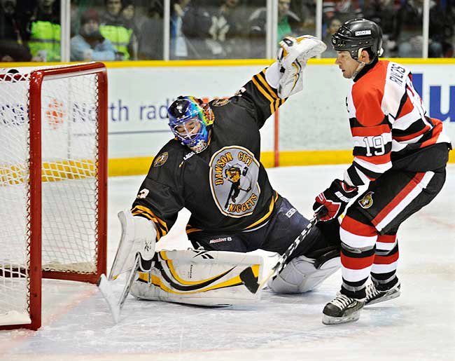 Dawson City Nuggets goalie makes a huge save